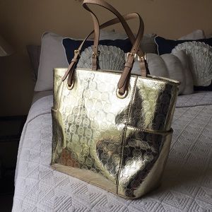 MICHAEL KORS JET SET TOTE BAG